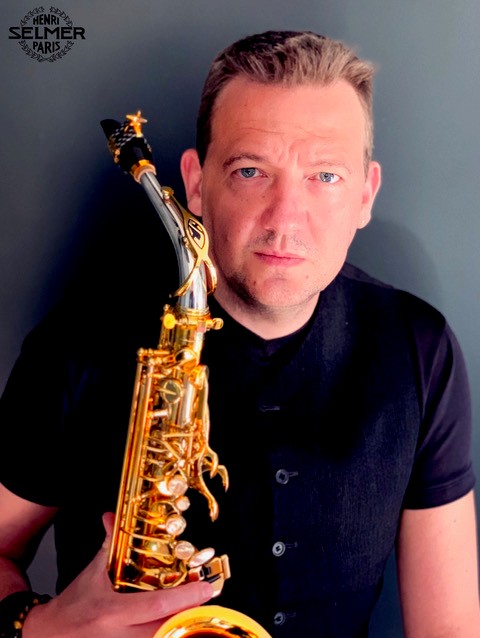 BIOGRAPHIE
