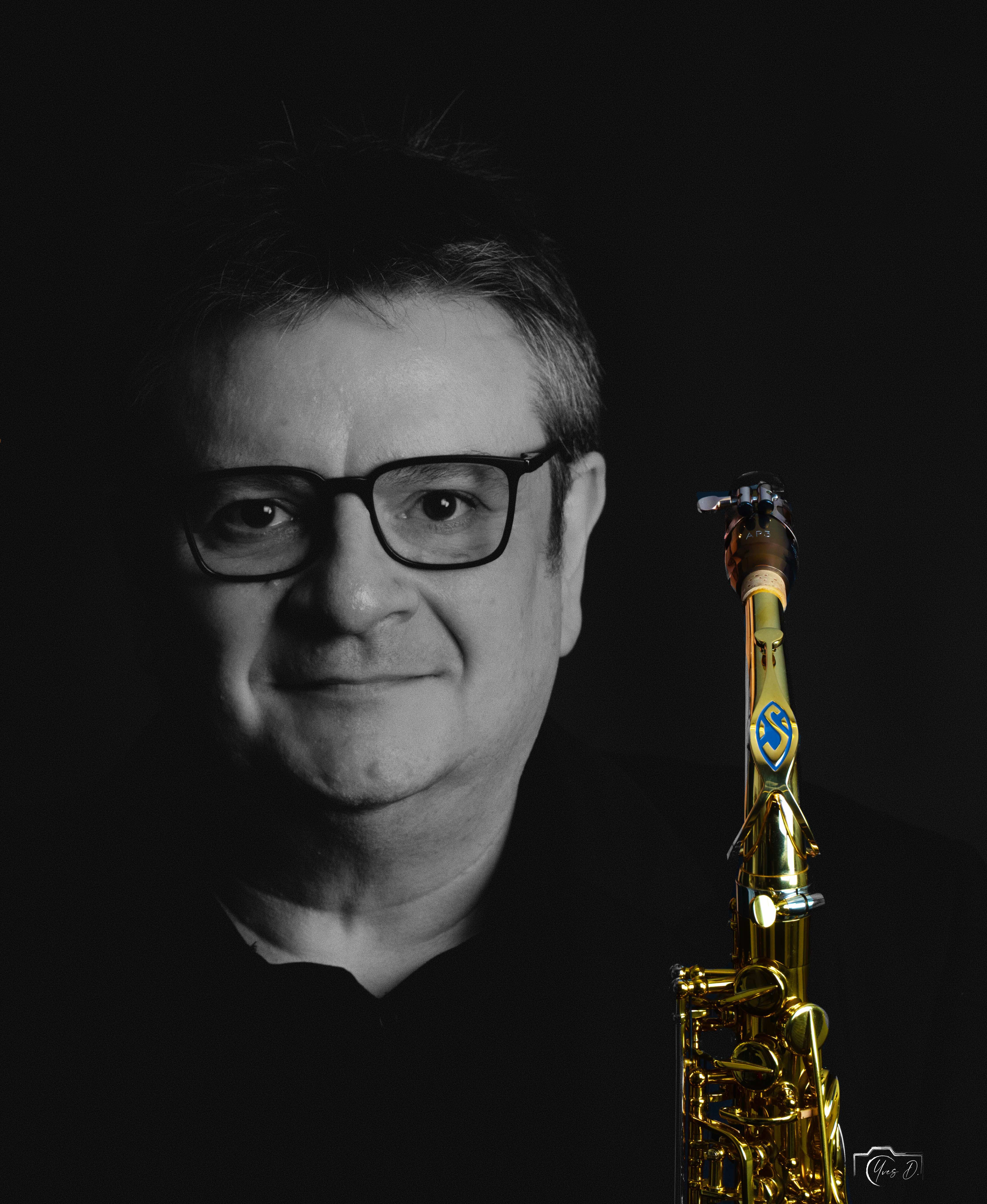 BIOGRAPHIE